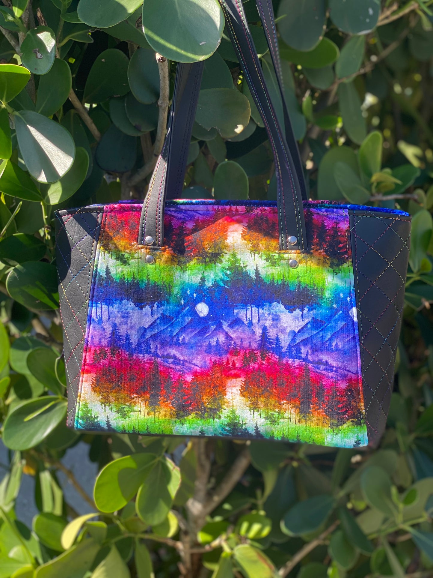 Rainbow mountain Rudeneja handbag